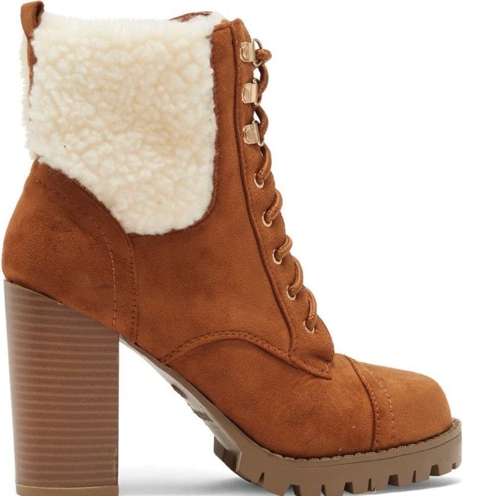 TOP MODA Women's Suede Boots Faux Cuff‎ Lug Sole Water Resistant Size 7.5 $89